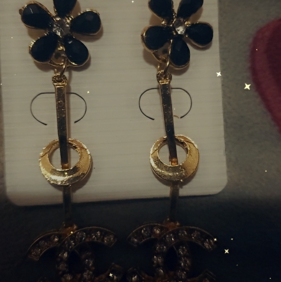 Earings $15 a pair - Picture 2 of 16